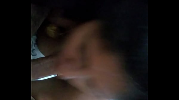 gostosa engolindo pau 