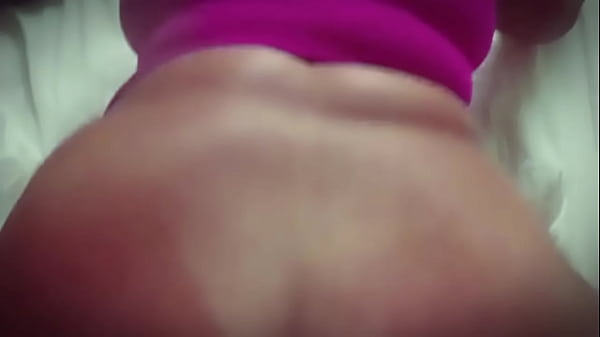 Enteado pega_madrastarabuda_no quarto e fodesua buceta