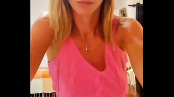 Nonton Sole Moviendo El Culo thumbnail