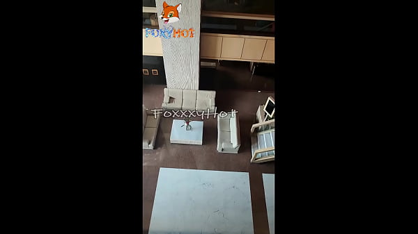 Play MP4 - Un poco de exhibicionismo en el hotel