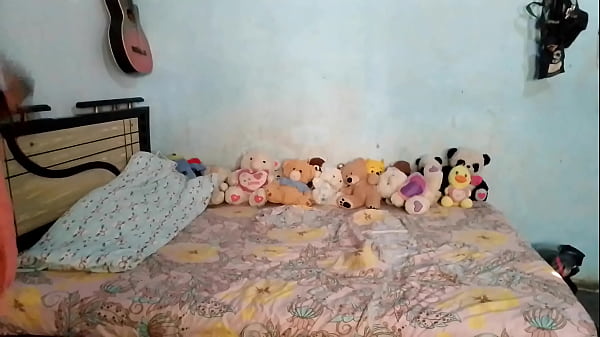 Nonton Primero Te Das Un Buen Ba&ntilde;o Y Luego Recorro Todo Tu Rico Cuerpo Con Mi Lengua Babosa thumbnail