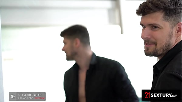 Play MP4 - 21 SEXTURY - Jizzing All Over Shalina Devine's Beautiful Tits Before Work