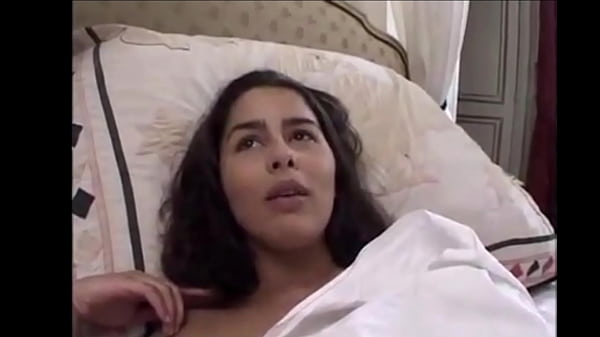 Play MP4 - Jeune Fran&ccedil;aise bais&eacute; et encul&eacute;