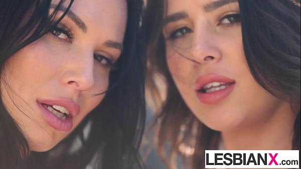 Sultry aidra fox finger fucks cutiepie