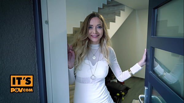 Russian ex pornstar Polina Maxima shows off her anal skill 