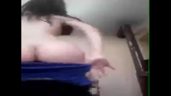 Nonton Amateur Strip Tease thumbnail