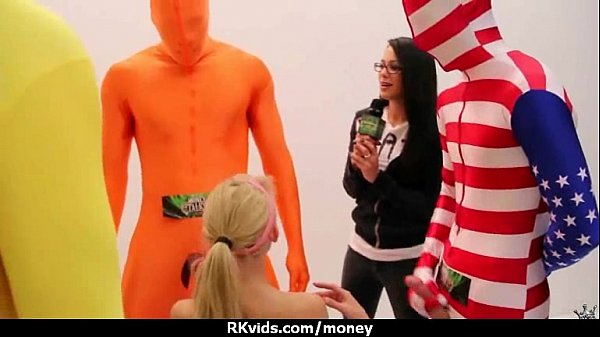 Amateur girl accepts cash for sex from stranger 7