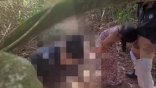 Sexo No Mato Marido E Solteiro Na Trilha thumbnail