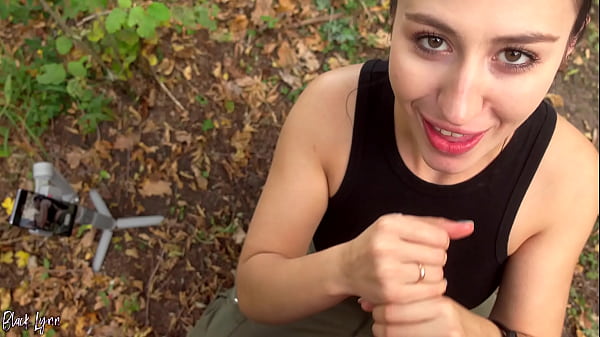️ hiking vlogger black lynn finds cock to suck in the middle of nowhere 