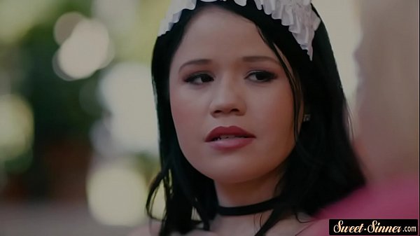 Milf and stepdaughter having a threesome 