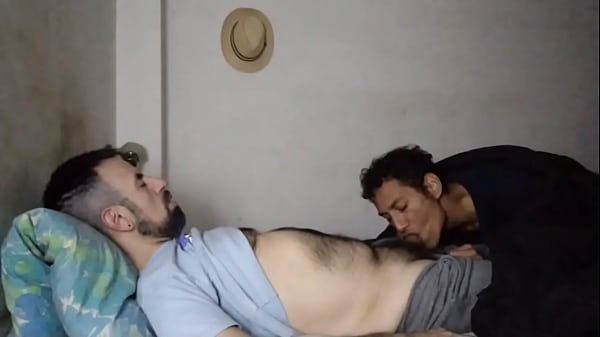 Play MP4 - Chupando verga en la cama