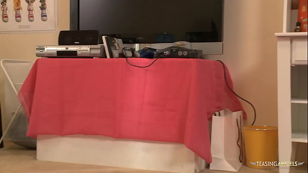 Play MP4 - Instead of going to the movies the blonde makes her own adult video at home