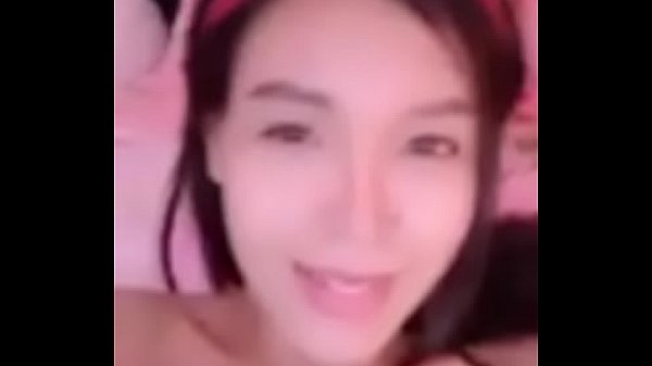 กลุ่มลับไลฟ์สดสาวไทยสุดสวยแหย่ควยปลอมใส่หีครางดังมาก