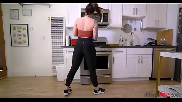 Play MP4 - STEPMOM needs a hand getting soapy- Ivy Lebelle