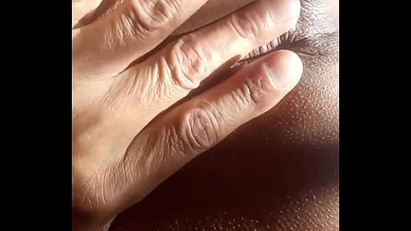 Putinha deliciosa....tes&atilde;o de rabo... 