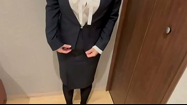 Nonton 就職活動で疲れた女子大生は家に帰ったらスーツ姿でネチョネチョオナニーしながら発散する。イキまくり。 thumbnail