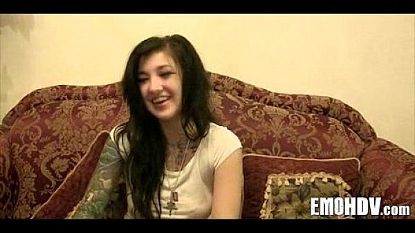 Nonton Emo Slut With Tattoos 1223 thumbnail