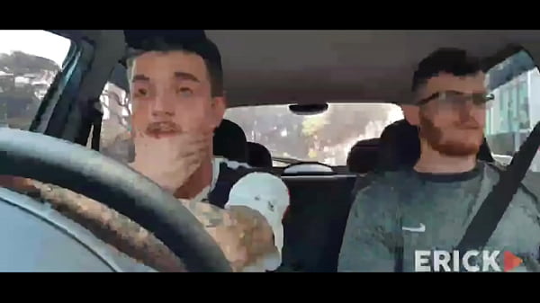 Dois Amigos Batendo Punheta Dentro Do Carro No Centro De S&atilde;o Paulo thumbnail