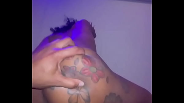 Play MP4 - Sneaky link sex