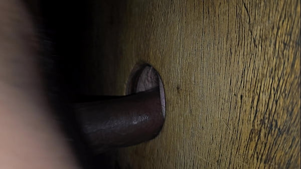 Fodeu O Rabo Do Urso Branquinho Pelo Buraco Do Glory Holle. thumbnail