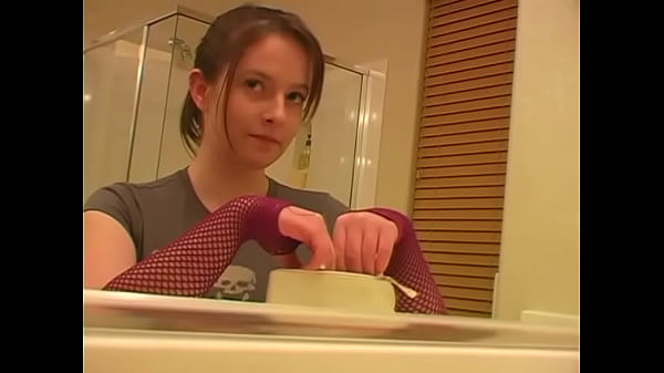 Nonton A Chubby Cute Girl Spends The Day At Her Daddy's House. thumbnail