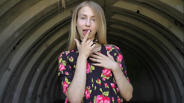 My Teen Stepsister Is Masturbating Outdoors thumbnail