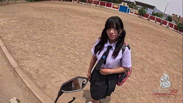 Play MP4 - Le dan harto huevo duro y parejo por el ano a estudiante conera peruana