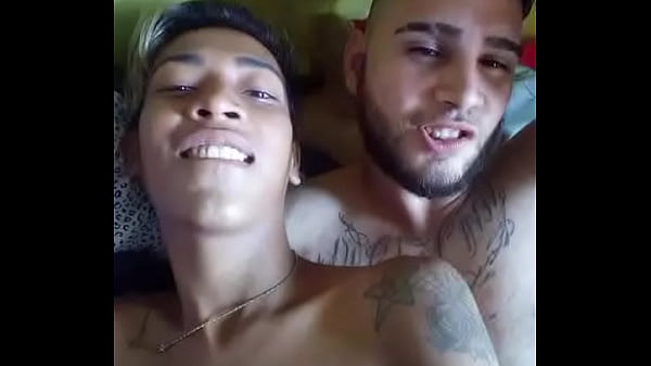 Namorados chamando para foda