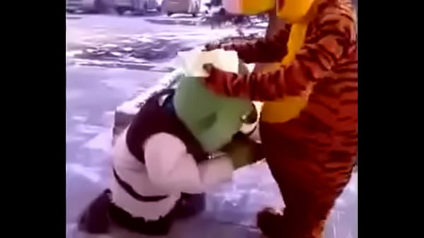 Play MP4 - sherek pagando boquetao gostos pro tigre do ursinho puff