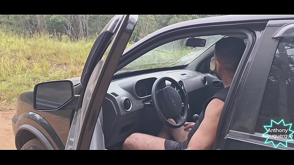 Play boy pediu ajuda pro caboclo pra trocar o pneu e sentiu o peso do pauzudo completo no red