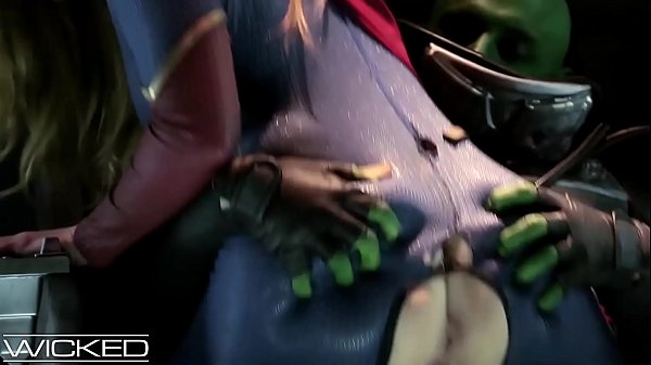 Play MP4 - WickedParodies - Supergirl Seduces Braniac Into Anal Sex