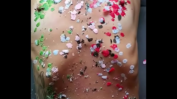 Veronna lambuzada de cera quente e provocando na hora de tirar 