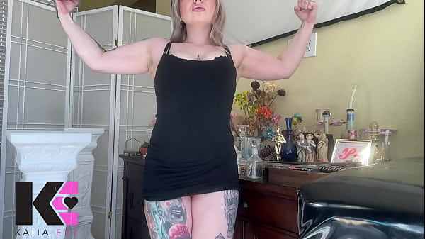 Watch me flex these arms & ass in slow motion