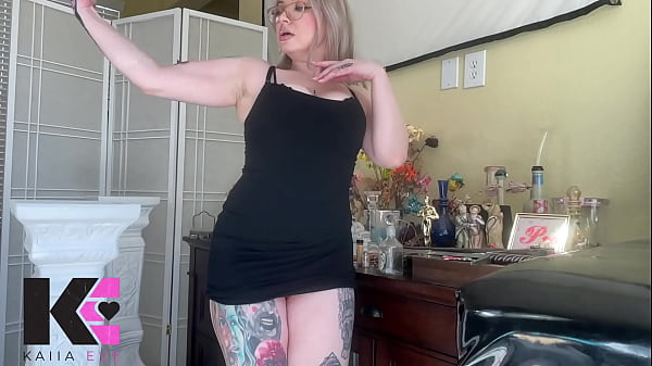 Watch Me Flex These Arms &amp Ass in Slow-Motion
