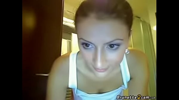 Nonton Busty Natural Takes A Shower Using White Shirt thumbnail