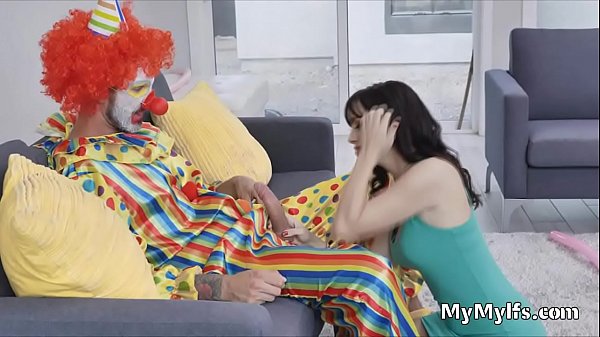 Milf sucks thick clown dick after_bday party