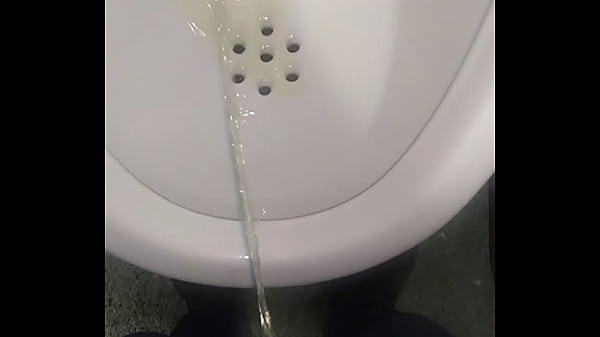 MY BOYFRIEND PISSING 