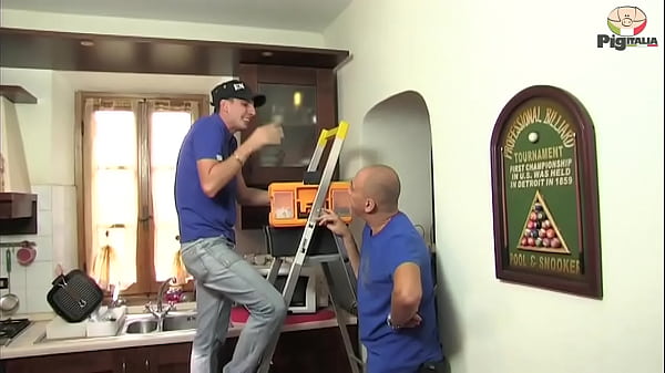 Electrician Called At Home By His Brazilian Wife And In Her Sadness Invites The Lover Who Satisfies Her In Her Absence thumbnail