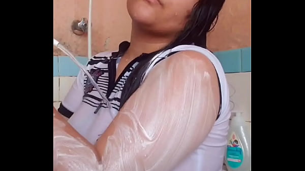 Ele ama ver meu bra&ccedil;o molhado parte 3 