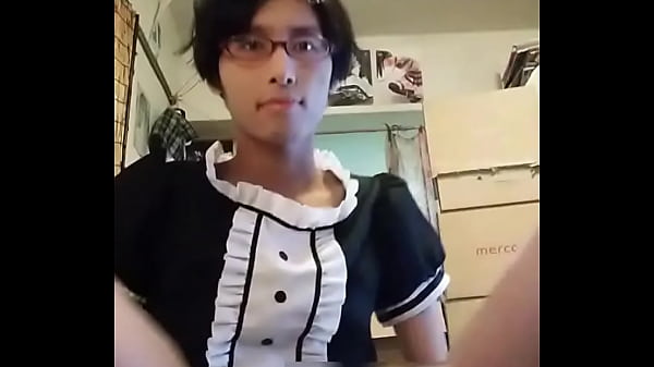 Play MP4 - 【朱音もみじ】　メイド服開脚　足上げ