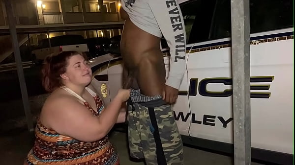 Play MP4 - bbw dezzy saying fuck the police on the dick