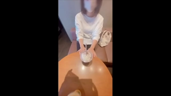 Nonton 出会い系で知り合った女の子と映画を見た後にホテルに行って激しく突き合いました thumbnail