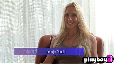 Sexy babe Jennifer Vaughn revealed her beautiful body after striptease 