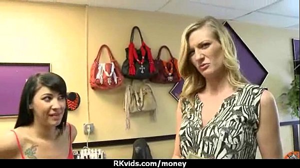 Thesehorny amateurs_know that money_talks 10