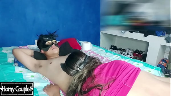 Play MP4 - Mamando verga antes de que me cojan