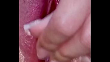 Zorra multiorgasmica gime cuando se mete una zanahoria 