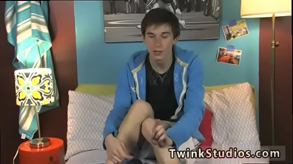 Gay twink fuck tube Skyelr Bleu is on camera giving an interview and 