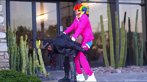 Two Ebony Pornstar Roam Las Vegas With Gibby And Sucks Him Up Together In A Car Lot thumbnail