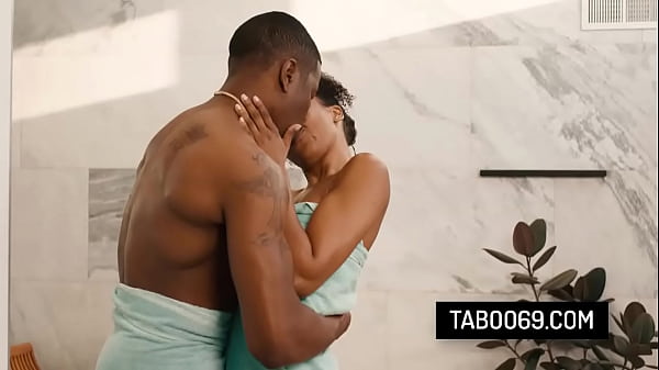 Play MP4 - Spied In The Shower - Olivia Jay