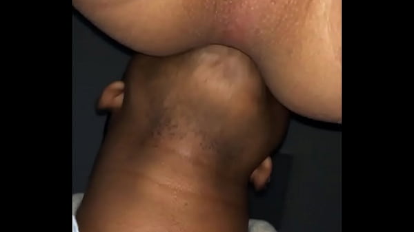 Play MP4 - Tarado chupando meu cuzinho